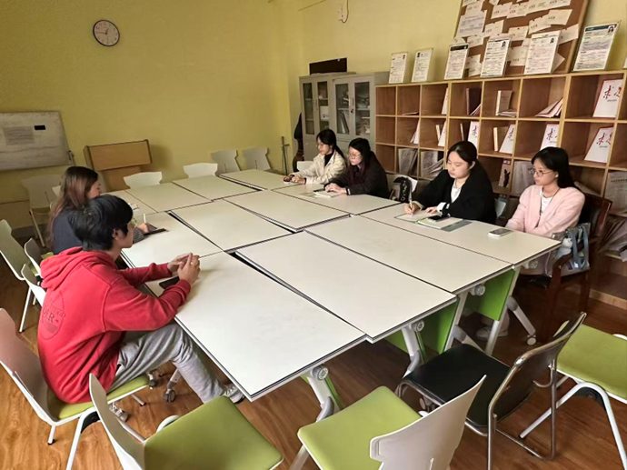 文載指路燈 文學院團委舉辦2025年秋季學期學生社團聯席會暨功能型黨支部書記培訓會側記